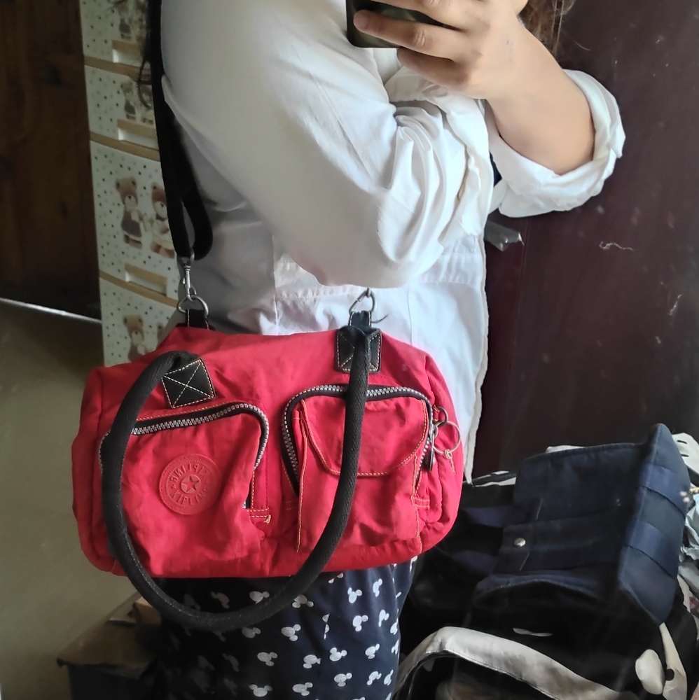 Authentic Red Kipling Two way Bag - Picture 15 of 15